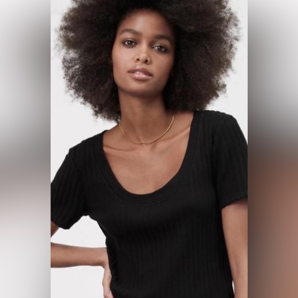 Zara ribbed scoop neck tshirt